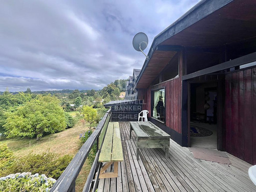 Hermosa Casa Con Vista Al Lago Ranco.