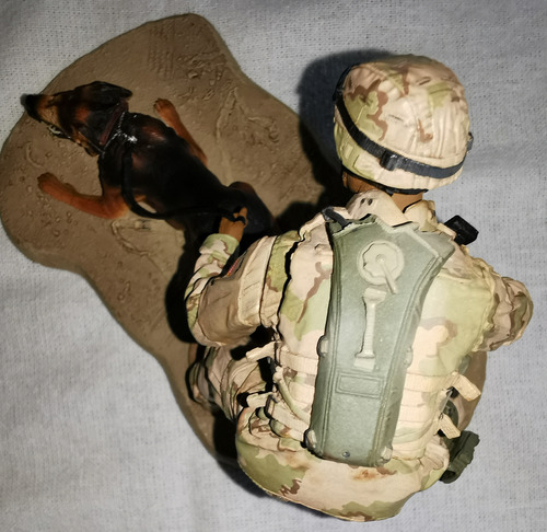 Air Force Security Forces K-9 Handler - Military Series 3 (Usado)