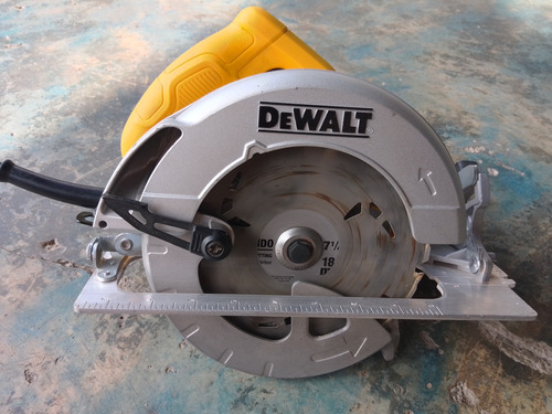 Sierra Circular Dewalt