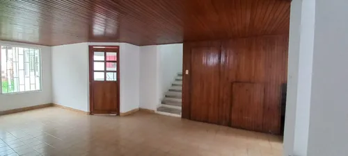 En Arriendo Casa De Dos Niveles En Normandía, Bogotá (18751).