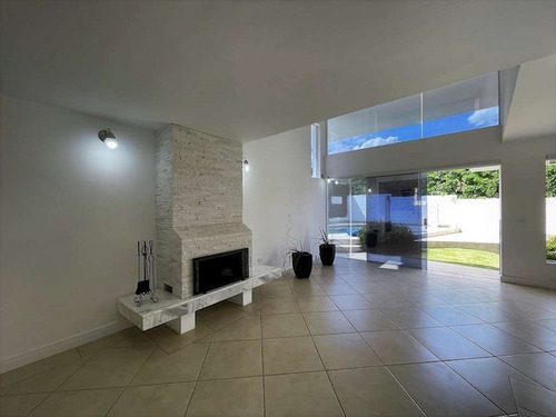 Imagem 18 de 30 de Cond. Jd Amanda (fazendinha). 3d(2sts). 3 Lareiras, Piscina, Anexo Gourmet! - 1932