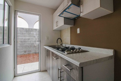 Casas De 3 Recámaras 2.5 Sanitarios En Fraccionamiento Con Alberca En Venta En Tizayuca