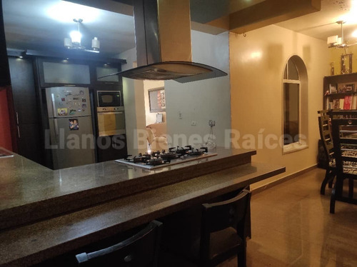 Imagen 6 de 16 de Casa Venta Urb La Providencia Final Av Casanovag Al Lado Uba