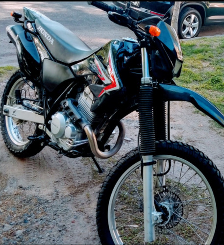 Imagen 1 de 8 de Honda Tornado