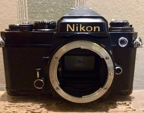 Câmera Nikon Fe Analógica 35mm Revisada Regulada Excelente (Usado)