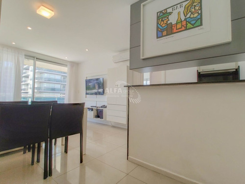 Imagen 2 de 6 de Apartamento En Venta De 1 Dormitorio , Punta Del Este