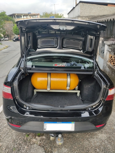 Fiat Grand Siena 2013 1.6 16v Essence Flex Dualogic 4p