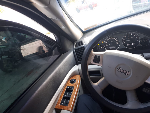 Jeep Grand Cherokee Limited V8 Power Tech 4x2 At