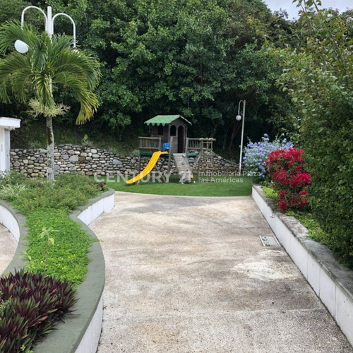 Imagen 10 de 10 de Townhouse Conj. Res. Pie De Monte, Av. Los Próceres