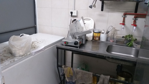 Imagen 10 de 13 de Pizzeria Tasa Y Vende L & L Group