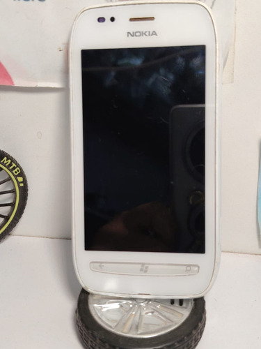 Nokia Lumia 710 - Windows Phone 7.5, 5 Mp, 8 Gb - Exposición Blanco (Usado)
