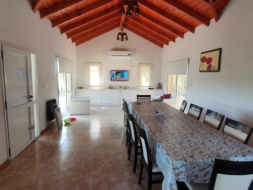 Imagen 12 de 30 de Esplendida Casa Con Terreno De 1.000 M2, Bv Rivadavia Y Junin, Vista Al Rio Asegurada !