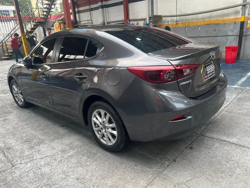 Mazda 3 2.0 Touring At