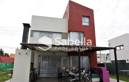 Imagen 6 de 28 de Venta De Casa 4 Dormitorios Con Pileta En Manuel B Gonnet.