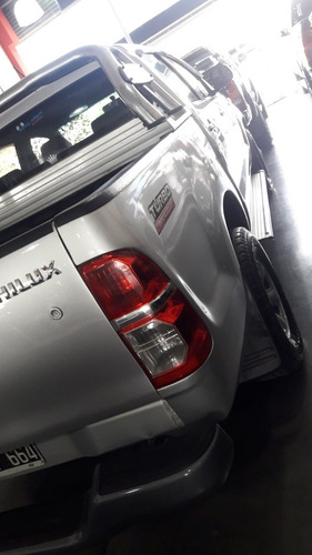 Toyota Hilux 2.5 Cover Cs Dx Pack I 4x2 Cerrada 2012