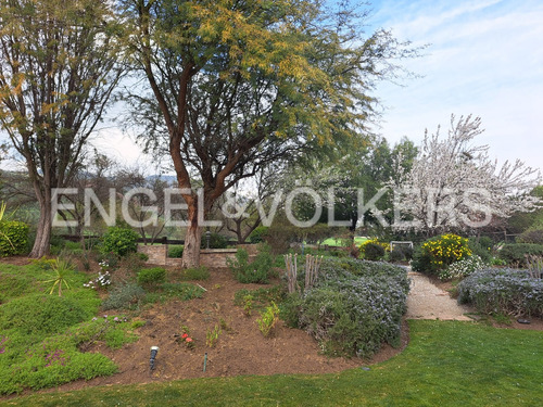 Hacienda, Borde Cancha. Excelente Casa En Venta