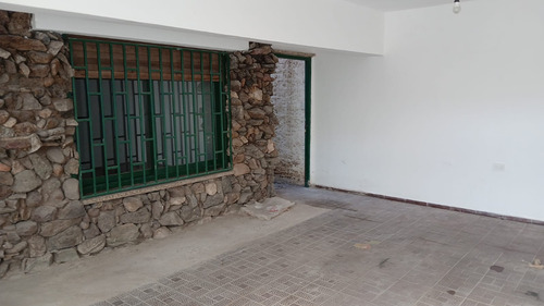En Alquiler! Casa 3 Dormitorios - Patio C Asador Cochera ¡pleno B Jardin!