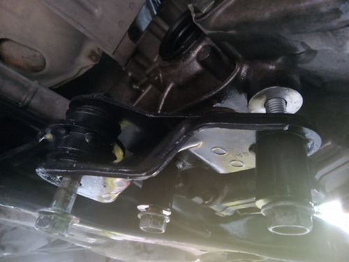 Base Para Soporte De Transmisión Aut. De Versa Y March 12-19 (Usado)