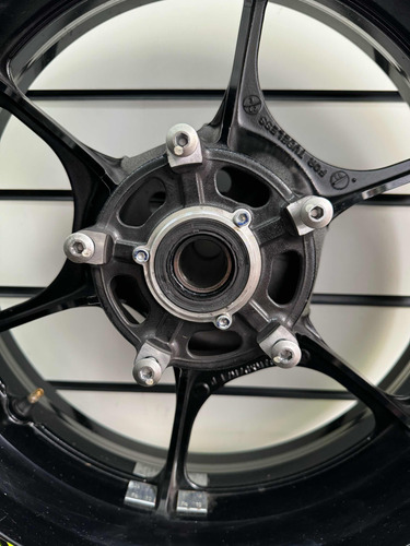 Roda Traseira Suzuki Gsxr Srad 1000 2017 A 2023 Código 17k. (Usado)