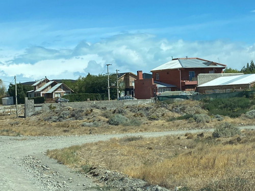 Venta De Lote En Esquina El Calafate, Balcon Del Aeropuerto.