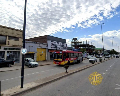 Imagen 1 de 3 de Galpón 9x39 M. Se Vende Sobre Av. Facundo Zuviría