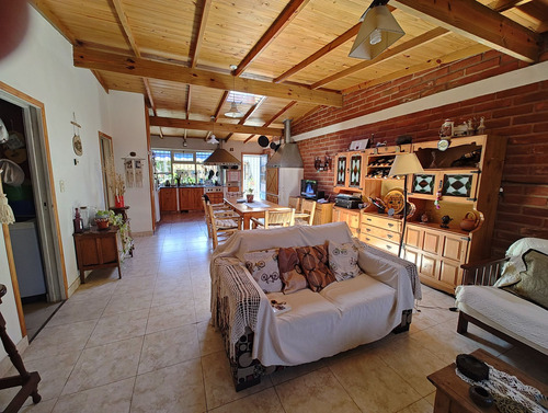 Chalet En Barrio Zacagnini