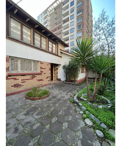 Clp $495.000.000 Casa 4d + 2b + Servicios. Plaza Ñuñoa. Call