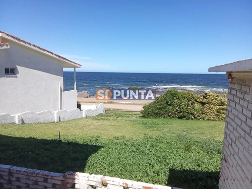 Venta De Edificio En La Paloma Frente Al Mar.