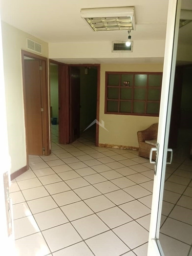 Imagen 2 de 6 de Apartamento Planta Baja Conj. Res. Agua Villa-sector Pascal.