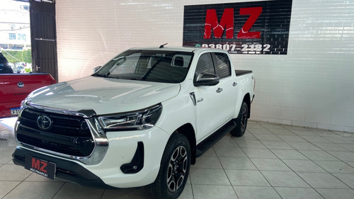 Toyota Hilux 2.8 D-4D TURBO DIESEL CD SRX LIMITED 4X4 AUTOMÁTICO