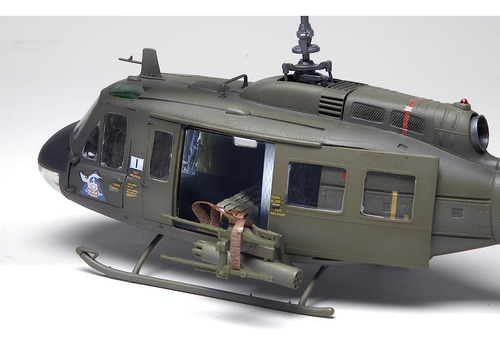 Helicoptero Uh-1 Revell De Juguete A Scala