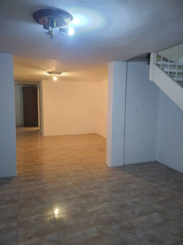 Vendo Casa 300m2 3h/3b/1p Guatire 3631