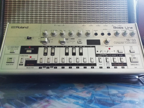 Roland Tb03 