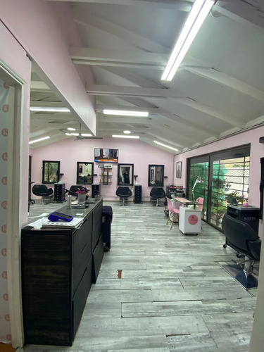 Estupenda Casa Habilitada Como Local Comercial
