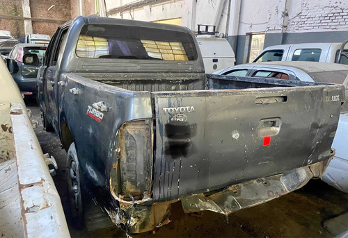 Imagen 4 de 11 de Toyota Hilux 2.5 4x2 2009 No Chocada Con Faltantes Al Día