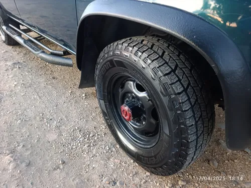 Nissan D21 2400