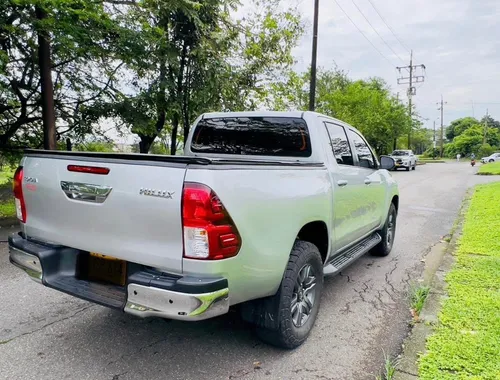 Toyota Hilux 2.4 Diésel 4X4