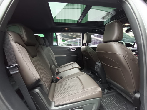 Jeep Commander 2.0 TD380 TURBO DIESEL OVERLAND AT9