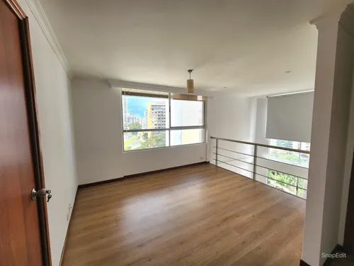 Apartamento En Venta En Los Balsos. Cod V11997