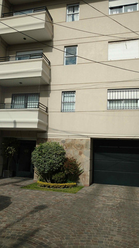 Departamento 2 Amb. C/cochera S/ Araoz Al 100, Banfield