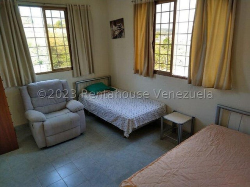 Francisco Rojas Norscia Rentahouse Vende, Terreno Con Granja En Cabudare Sector Tarabana, Via Pedro Y Pablo, 2 4 - 1 7 0 5 0, Ideal Para Invertir Y Disfrutar En Familia!!!