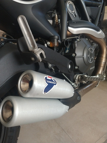 Ducati Scrambler Full Throt
