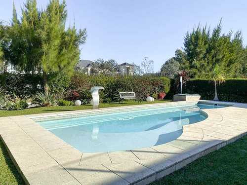 Imagen 14 de 14 de Imponente Propiedad En Venta, En Saint Thomas Este, Canning.