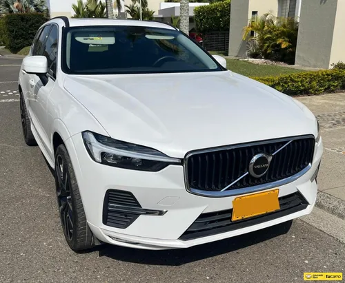 Volvo XC60 B5 MOMENTUM