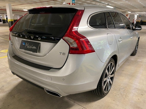 Volvo V60 Momentum