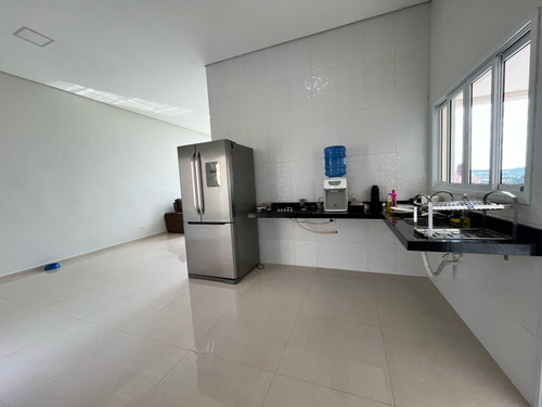 Chácara Formada Com Linda Vista Em Condomínio Fechado