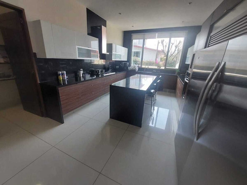 Se Vende En Casa Doble Cerrada Tecamachalco