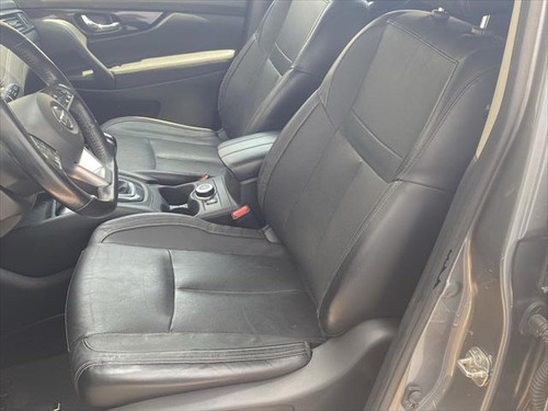 Nissan X-Trail 2.5 Exclusive 3 Row Cvt