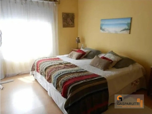 Casa En Venta En Barrio Septiembre, 5 Ambientes Con Pileta