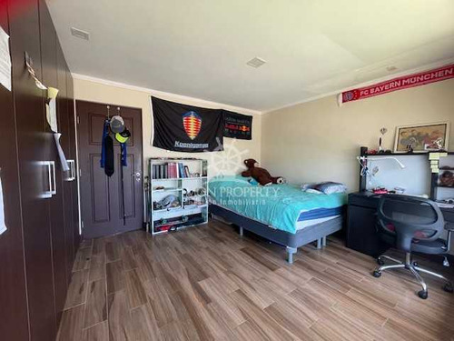 Venta Casa 1.100 Mts2, Piscina Temperada (104034)